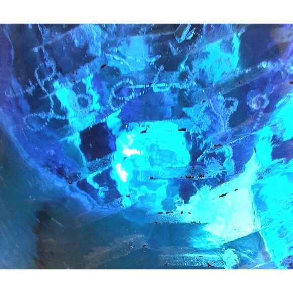 Vtg Signed Leo Ward Bluebirds of Happiness on Heart Glass Figurine Paperweight - Picture 8 of 9